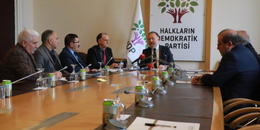 Temelli: Ülke ekonomisi EYTlilerin hakkının tanınması ile çökmez, AKPnin politikaları ile çöker