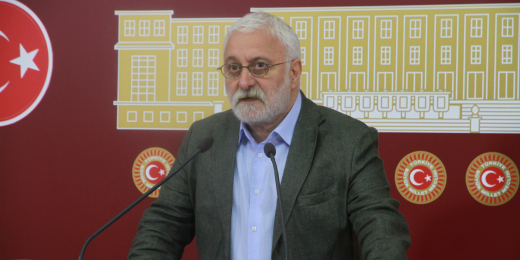Oluç: Aile içi kriz olmasın diye ülke ekonomisi kriz yaşamaya devam ediyor