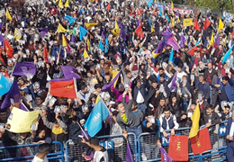 Tüm baskılara rağmen Bursa mitinginden güçlü hayır