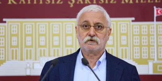 Oluç: İktidarı değil toplumu ve demokrasiyi güçlendirecek bir anayasaya ihtiyaç var
