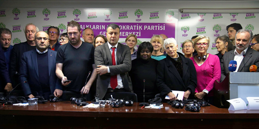 Demirtaş ve Yüksekdağ duruşmalarını izlemeleri engellenen uluslararası heyetler yaşanan hukuksuzlukları anlattı