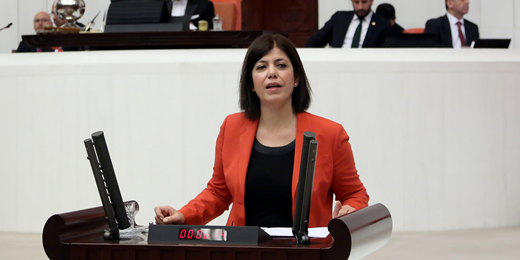 "Afrinde savaş var" diyen Beştaşa tarafsız olması gereken TBMM Başkanvekili Bahçekapılı cevap yetiştirmeye çalıştı, oturumu kapattı