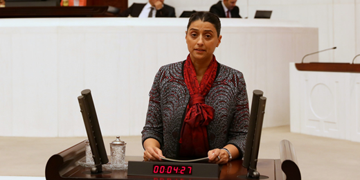 Uca: Kadınlardan neden bu kadar korkuyorsunuz?