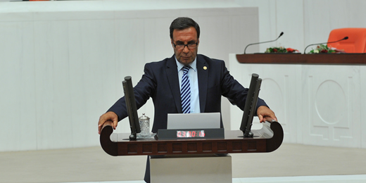 Adıyaman: “Ben olmazsam ülke olmaz” iddiasındaki liderler ülkelerini çöküşe sürüklüyor