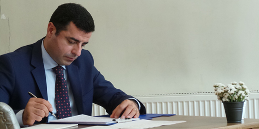 Demirtaş: AİHM Büyük Dairesinin kararı, Türkiye’deki adalet sisteminin hükümet eliyle çökertildiğinin tescilidir