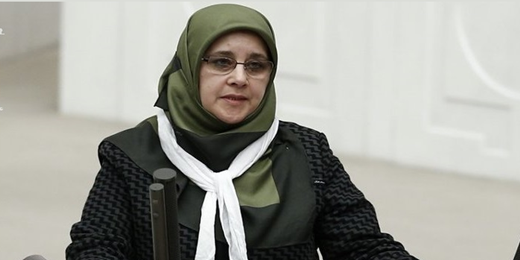 Hüda Kaya: Erkeğin otorite olduğunu din diye anlatanlar din taciri ve yalancıdır