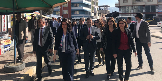 Bu ülkeyi artık yönetemiyorlar. Bu yüzden erken seçim kararı aldılar. 