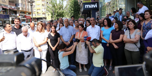 Kurtulan: Türkiyenin barışı tecrit ediliyor