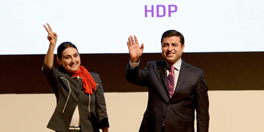  Demirtaş ve Yüksekdağ’ın ortak mesajı: Nemrut’un partisi daha şimdiden üç parçaya bölündü ama Nuh’un Gemisi dimdik ayakta