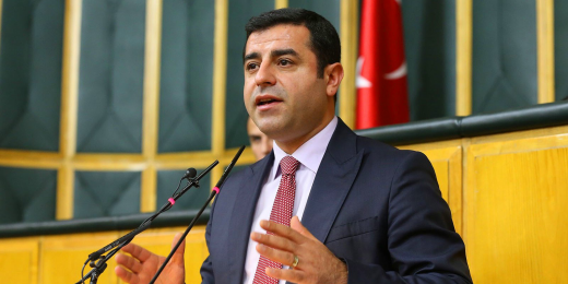 Demirtaş: Partisel çıkarlar yerine ezilen sınıf, kimlik, cinsiyet çıkarları öncellenirse cesur siyasi hamlelerle tabular yıkılır