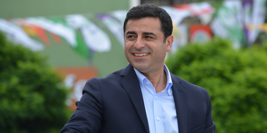 Demirtaş: İsraf, lüks ve şatafat için yapılan devasa harcamaların tamamına son vereceğiz. 