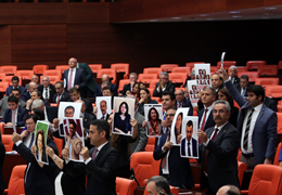 HDP milletvekillerinden Genel Kurulda ortak tavır