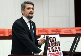 Garo Paylan: Medya kuruluşlarında komiserler var