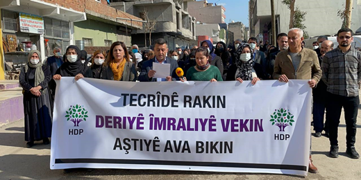 15 Şubat Komplosu bütün engellemelere rağmen birçok yerde protesto edildi