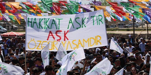 Ahmet Türk: Halkımıza zulmeden, kimliğimizi ve dilimizi yok sayanlara asla "yola devam" demeyiz