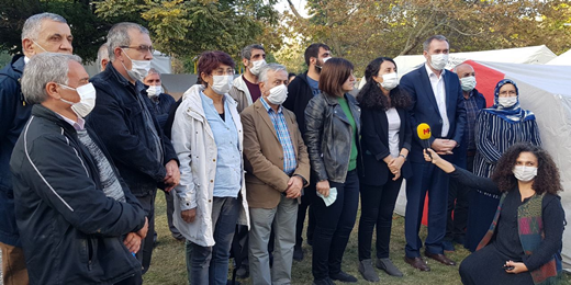 Parti Sözcümüz Ebru Günay İzmirden seslendi: Yurttaşlara sokakta kalmalarını tavsiye edip Sarayda kalmak aymazlıktır