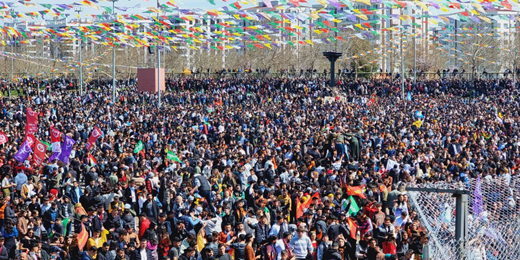 Yüzbinler Amed Newroz’unda özgürlük talebinde bulundu