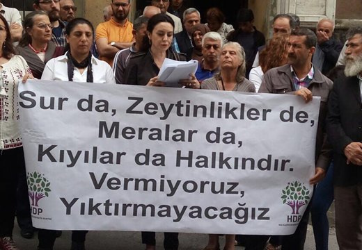 Sur da, zeytinlikler de, meralar da, kıyılar da halkındır... Vermiyoruz, yıktırmayacağız!