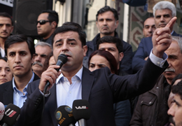 Demirtaş: Baskı günlerini, faşizm günlerini olağanmış gibi geçiştirmeyeceğiz