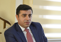 Serlêdana Demirtaş a ji bo Serokatiya Meclisê ya derbarê proseya dengdana guherandina makeqanûnê de