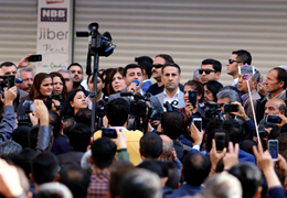 Demirtaş: Adaletten yana bir dünya isteyen herkes, dayanışmanın günü bugündür
