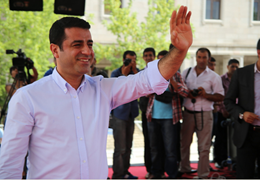 Demirtaş: Koşullar ne olursa olsun demokratik, siyasi mücadelemizi sürdüreceğiz.