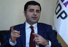 Demirtaş: Hakkımızdaki soruşturma ve davaların yoğunluğu yargı eliyle muhalefetin baskı altına alınmaya çalışıldığını göstermektedir