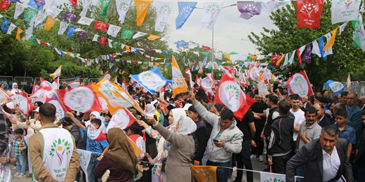 Kayyım atayanlar, halkın iradesine el koyanlar seçimlere darbe diyor