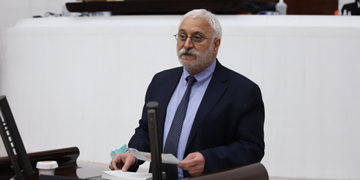 Oluç: HDP’yi kendi tek sesliliklerine dahil edemeyince terörize etmeye çalışanlar ülkeye en büyük kötülüğü yapıyor