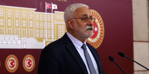 Oluç: İktidar kirli ilişkilerin üzerini örtmek için vatan-millet söylemine sarılıyor ve muhalefete saldırıyor