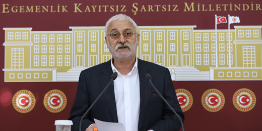 Oluç: Titanik batarken Saray ahalisi dansına devam ediyor