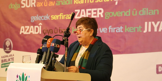 AKP, Kayyım Rejimi ile yerel yönetimler üzerinde bürokratik vesayet kurarak eleştirdiği tek parti dönemi iktidarlarıyla aynı konuma düşmüştür
