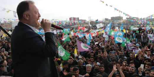 Temelli: Eskiden taşımalı eğitim vardı şimdi taşımalı miting dönemi başlattılar!