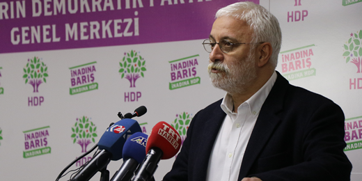 Oluç: Gazeteler insanlar hakkında yayınladıkları istihbarat fişleriyle suç işliyor; YSK, seçmenlerin bir kısmını ‘güvenli olmayan seçmen’ olarak damgalıyor