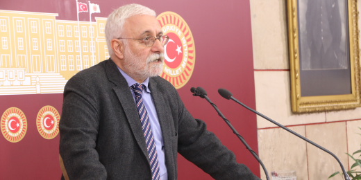 Oluç: Cumhurbaşkanı yurttaşlara IBAN numarası vererek dünya tarihine geçti