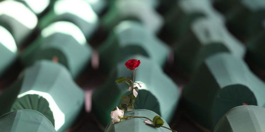 Srebrenitsa soykırımını lanetliyor, Bosna halkının acılarını paylaşıyoruz!