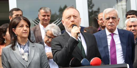 Mardin Belediyesini ziyaret eden Eş Genel Başkanlar: Kızgın demiri soğutmak tecridi bitirmekten geçer