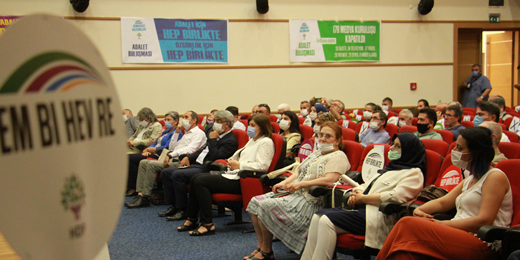 Adaleti hiç kimse bize hediye etmeyecek, onu mücadelemizle kazanacağız