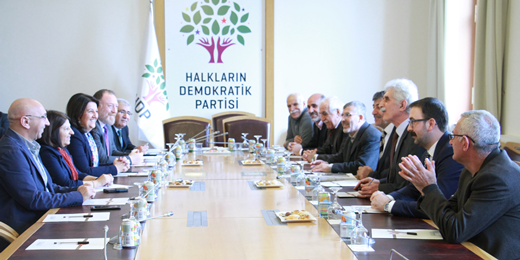 Kürt Dil Platformu üyeleriyle bir araya geldik