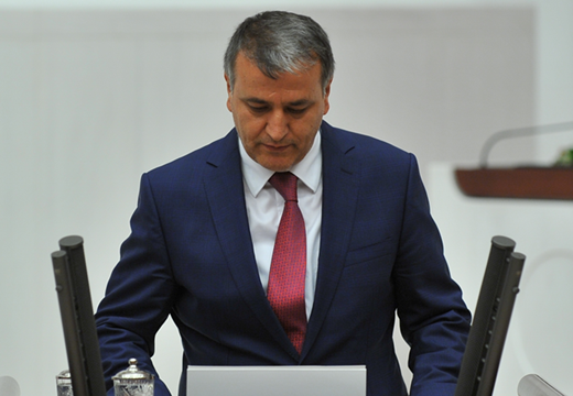 Dünya Öğretmenler gününde hak gaspları Meclis gündemindeydi