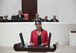 Feleknas Uca: Türkiye Êzidî halkına yönelik soykırımı tanımalı