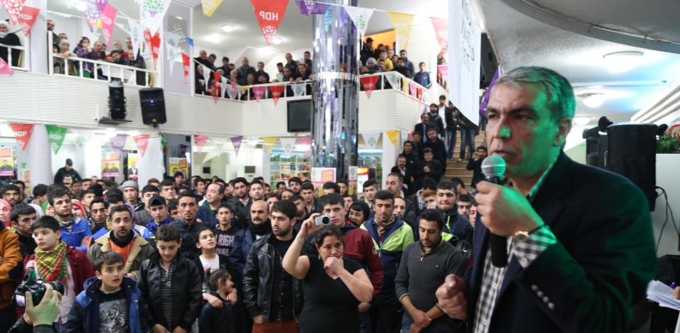 Zeytinburnunda HDPliler halk şöleninde buluştu